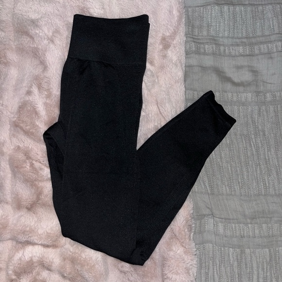 NWOT Scrunch Bum Leggings - Picture 3 of 5